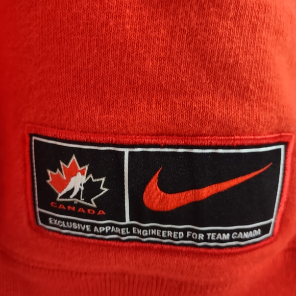 Red Nike Official Team Canada Hoodie - Picture 3 of 5